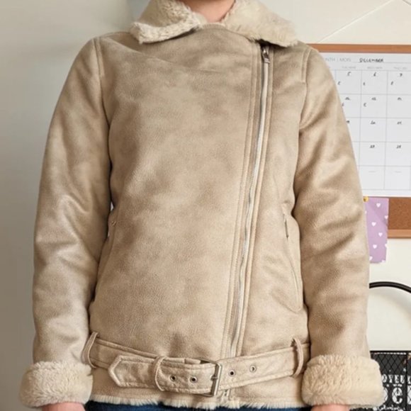 Faux fur beige/cream moto jacket Stradivarius - NEW - Picture 2 of 7